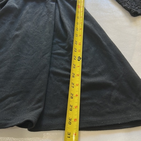 Francesca’s Black and Lace Dress in size XS - Picture 9 of 11